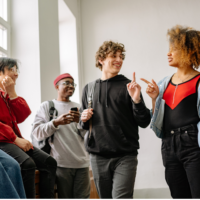langage corporel observer le corps dans une conversation